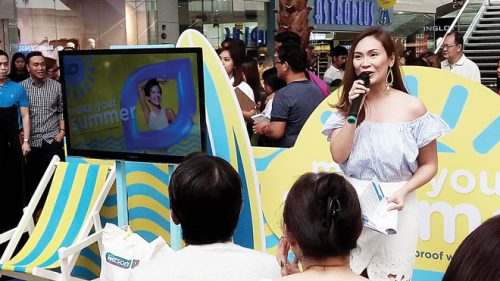 Host Patty Laurel-Filart talks about the summer campaign with members of the print and online media. (Photo: Alvin I. Dacanay)