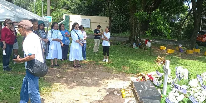 Nuns, fans celebrate 59th year of Nora Aunor showbiz reign in the metaphysical